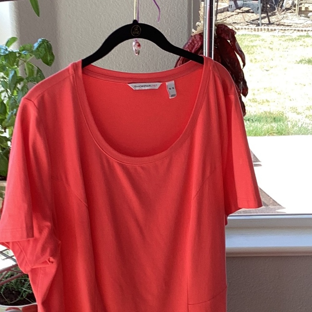 Beautiful Coral ISAAC MIZRAHI top.